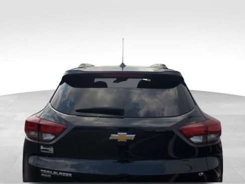 Used 2023 Chevrolet TrailBlazer LT w/ Convenience Package AWD/4WD image 4