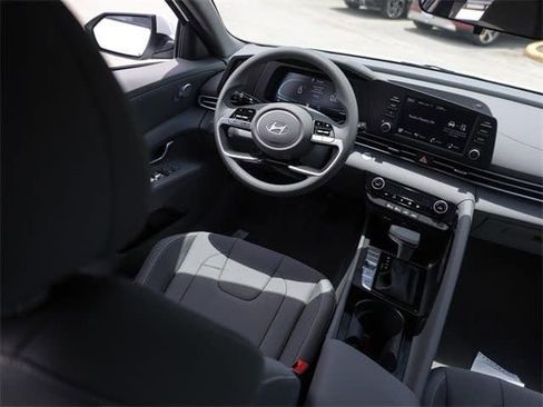 Certified 2025 Hyundai Elantra Blue image 21