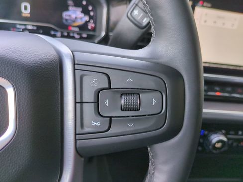 Used 2025 GMC Sierra 2500 SLT w/ SLT Premium Package image 31