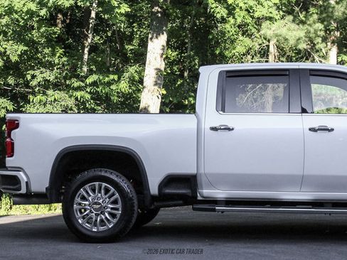 Used 2022 Chevrolet Silverado 3500 High Country w/ Technology Package AWD/4WD image 8