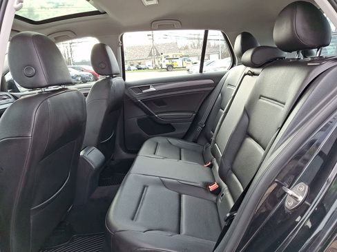 Used 2019 Volkswagen Golf SE w/ Driver Assistance Package image 11