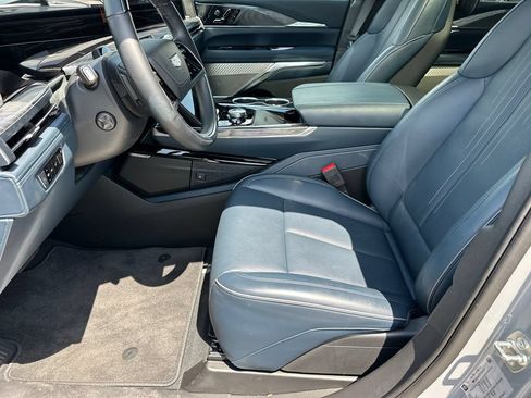 Certified 2026 Cadillac Escalade IQL Luxury w/ LPO, Radiant Package AWD/4WD image 9