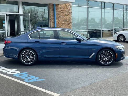 Used 2022 BMW 530e xDrive w/ Premium Package AWD/4WD image 18