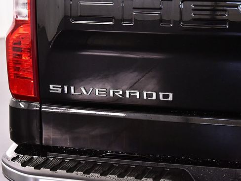 Used 2022 Chevrolet Silverado 1500 LT AWD/4WD image 11