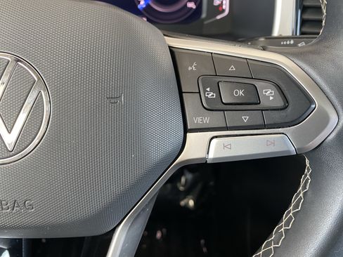 Certified 2023 Volkswagen Atlas SE w/ Panoramic Sunroof Package FWD image 7