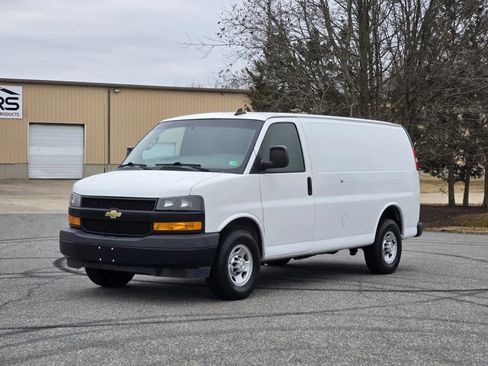 Used 2020 Chevrolet Express 2500 Regular Van 3D w/ Driver Convenience Package image 7