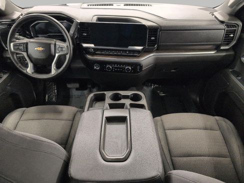 Used 2024 Chevrolet Silverado 1500 LT AWD/4WD image 6