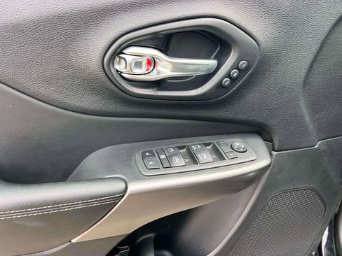 Certified 2021 Jeep Cherokee Limited image 22