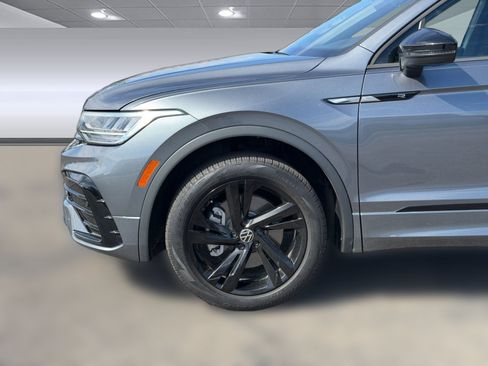 Used 2023 Volkswagen Tiguan SE R-Line AWD/4WD image 25