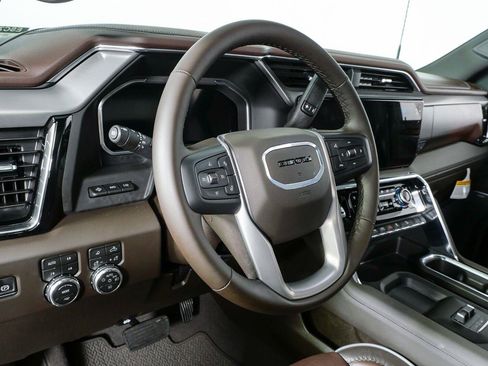 Used 2026 GMC Sierra 2500 Denali w/ Denali Reserve Package AWD/4WD image 4