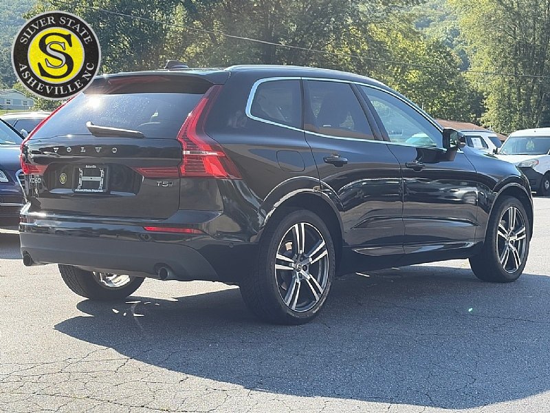 Used 2018 Volvo XC60 T5 Momentum w/ Vision Package AWD/4WD image 6