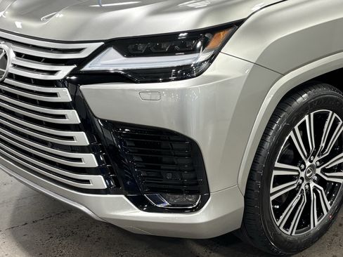 New 2026 Lexus LX 600 4WD w/ Luxury Package image 12