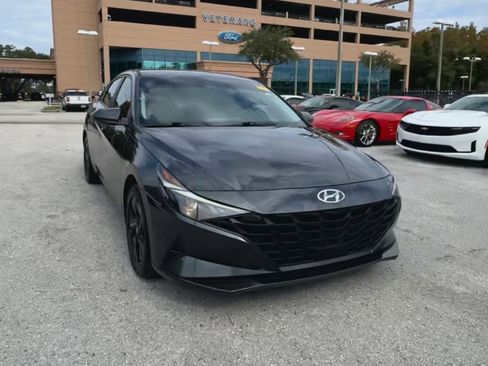 Used 2021 Hyundai Elantra SEL w/ Convenience Package image 4