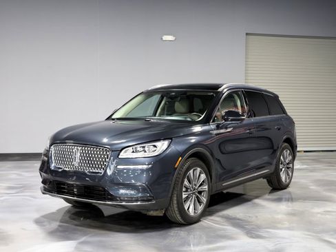 Used 2020 Lincoln Corsair Reserve w/ Equipment Group 201A FWD image 3