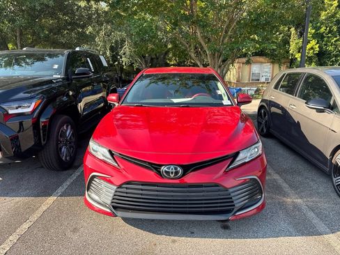 Used 2023 Toyota Camry LE FWD image 2