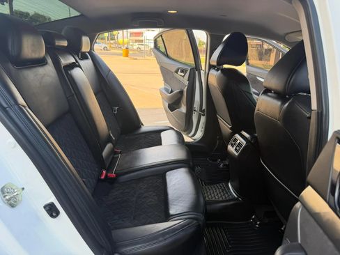Used 2016 Nissan Maxima SR w/ Interior Lighting Package FWD image 16