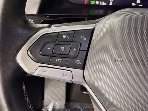 Used 2026 Volkswagen Atlas Cross Sport SE FWD image 14