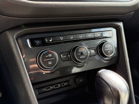 Used 2018 Volkswagen Tiguan SEL image 11