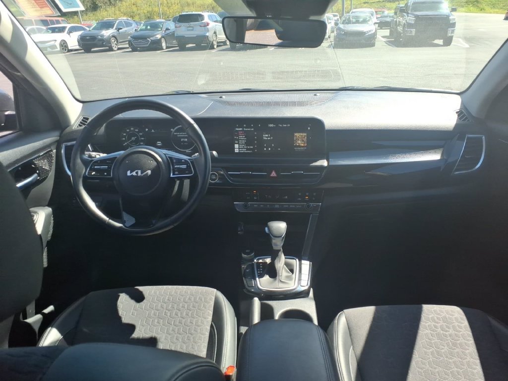 Used 2024 Kia Seltos S AWD/4WD image 15
