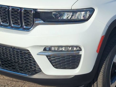 Used 2023 Jeep Grand Cherokee Limited AWD/4WD image 9