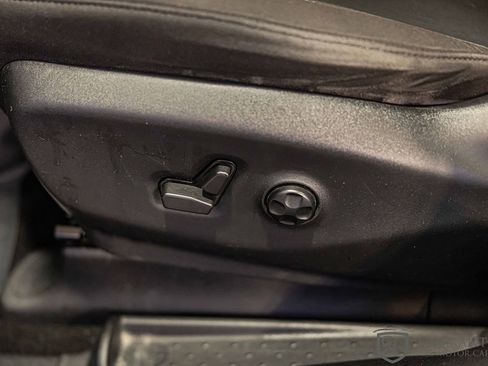 Used 2022 Chrysler Pacifica Touring image 23