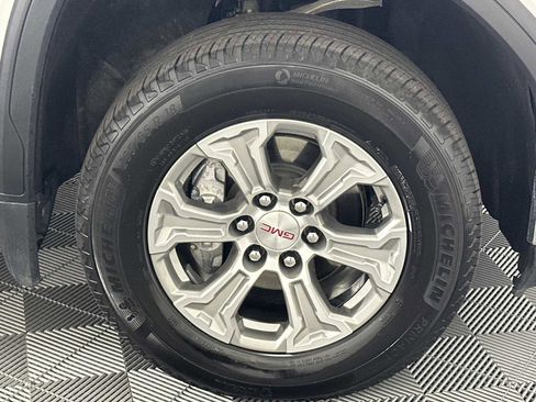 Used 2025 GMC Sierra 1500 SLT image 13