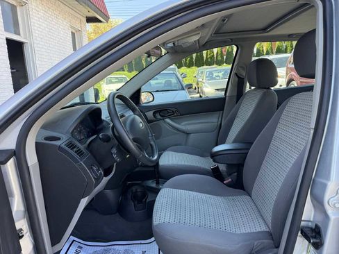 Used 2006 Ford Focus SES FWD image 9