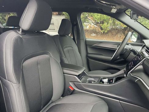 New 2025 Jeep Grand Cherokee L Laredo w/ Luxury Tech Group I image 27