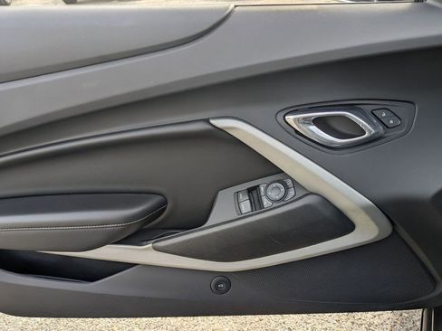 Used 2017 Chevrolet Camaro SS image 12