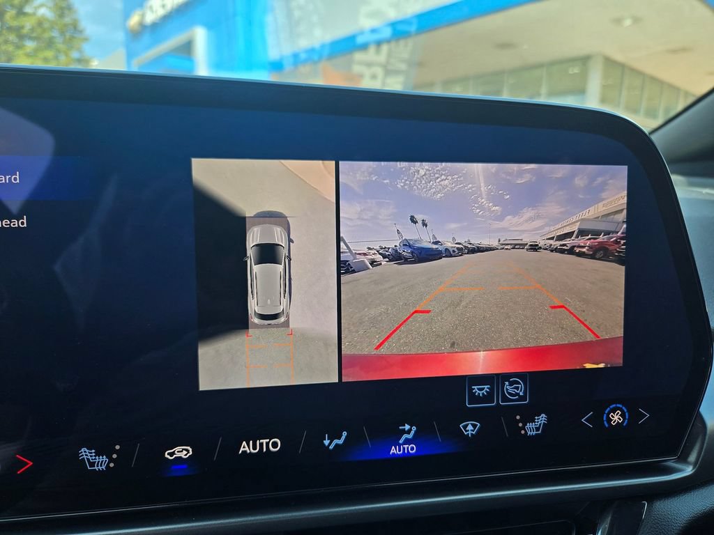 Used 2024 Chevrolet Equinox EV RS w/ LPO, Trailering Package FWD image 7