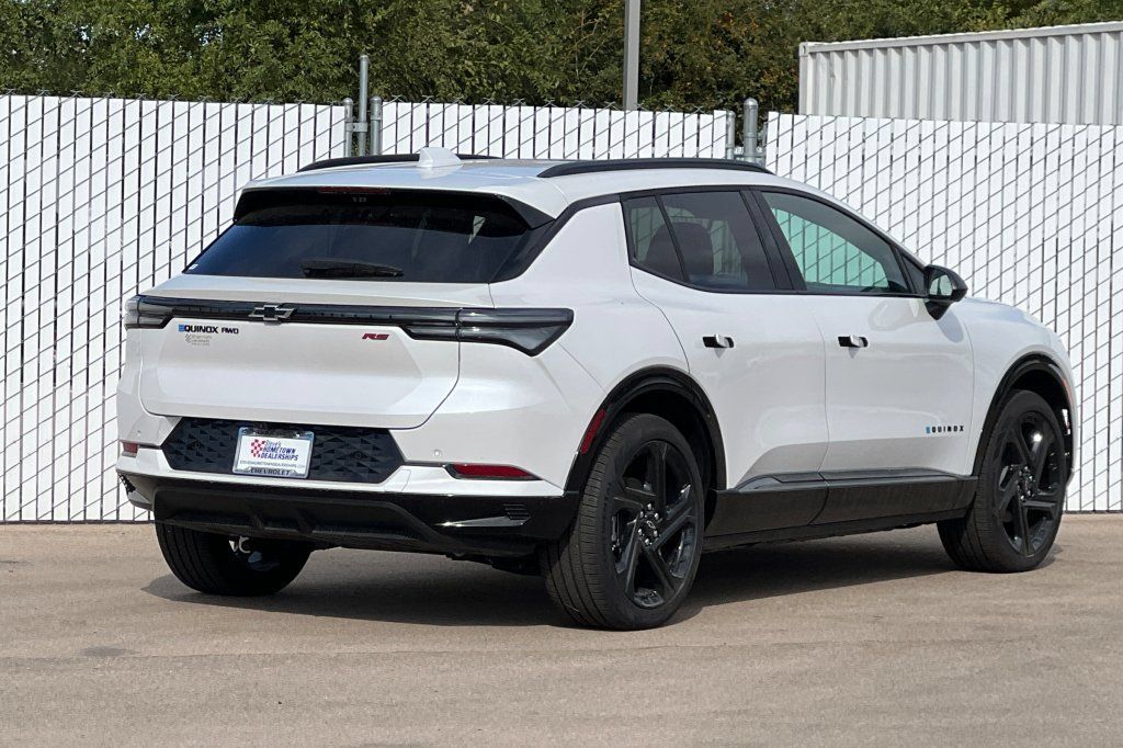 New 2025 Chevrolet Equinox EV RS w/ Convenience Package II AWD/4WD image 4