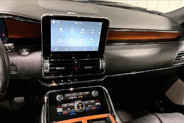 Used 2018 Lincoln Navigator Reserve w/ Technology Package AWD/4WD image 15