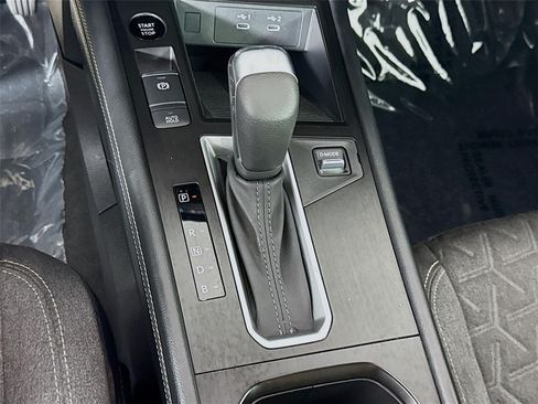 Certified 2025 Nissan Kicks SV AWD/4WD image 17