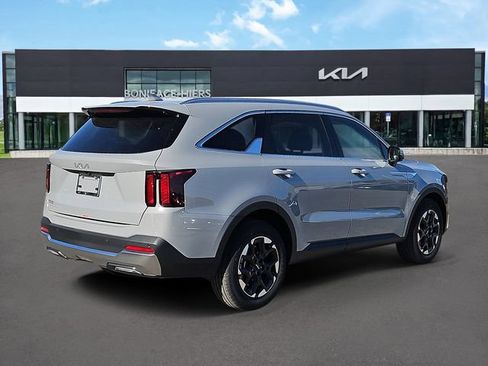 New 2026 Kia Sorento S w/ S Panoramic Sunroof Package FWD image 4