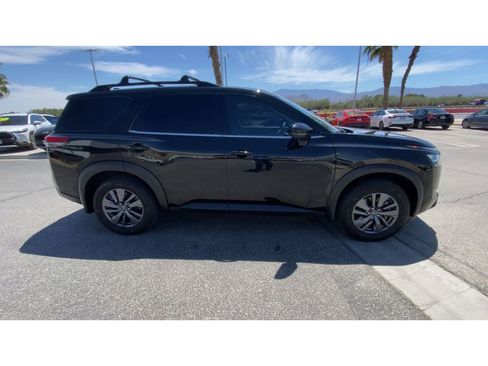 Used 2022 Nissan Pathfinder SV FWD image 9