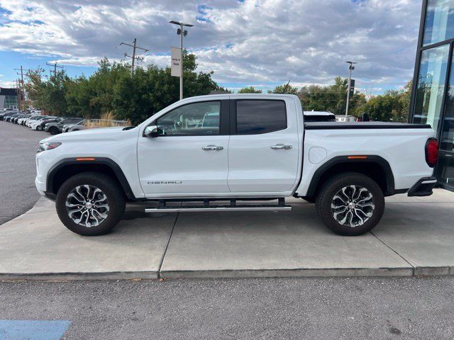 Used 2024 GMC Canyon Denali AWD/4WD image 4