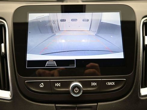 Used 2021 Chevrolet Malibu LT image 40