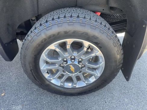 Certified 2024 Chevrolet Silverado 2500 LTZ w/ LTZ Convenience Package AWD/4WD image 8
