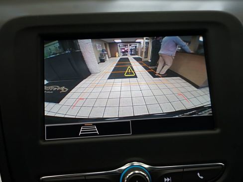 Used 2023 Chevrolet Equinox LT image 8