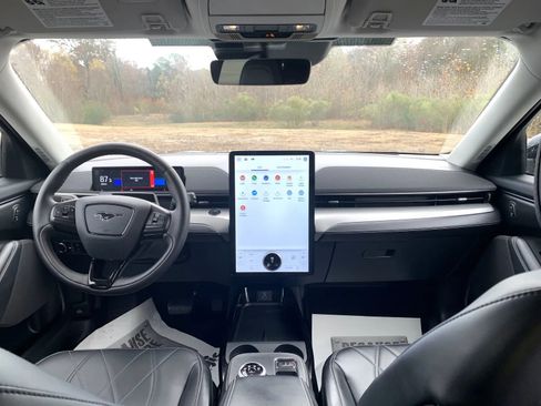 Used 2023 Ford Mustang Mach-E Select image 10