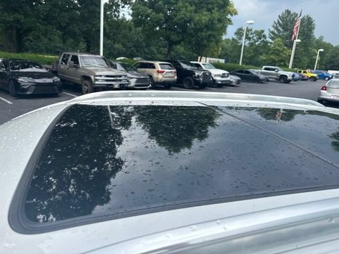 Used 2023 Cadillac XT4 Premium Luxury w/ Enhanced Visibility Package FWD image 11