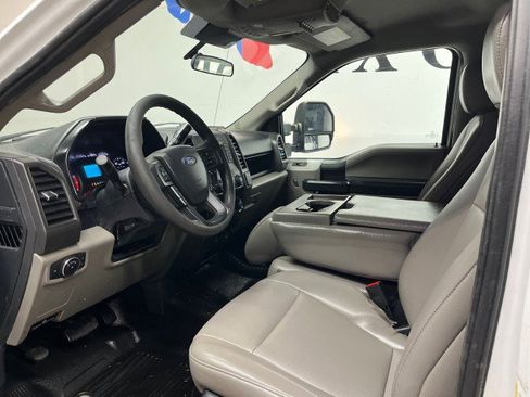 Used 2022 Ford F250 XL w/ Power Equipment Group image 30