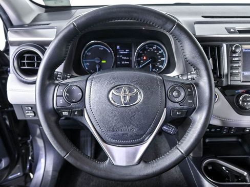 Used 2018 Toyota RAV4 XLE w/ Convenience Package AWD/4WD image 10