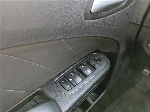 Used 2020 Dodge Charger SXT w/ Blacktop Package image 17