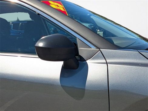 Used 2023 Nissan Rogue S image 18