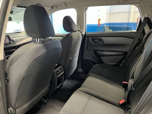 Used 2024 Nissan Rogue S AWD/4WD image 17