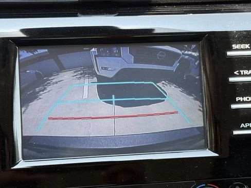 Used 2019 Toyota Camry SE FWD image 16
