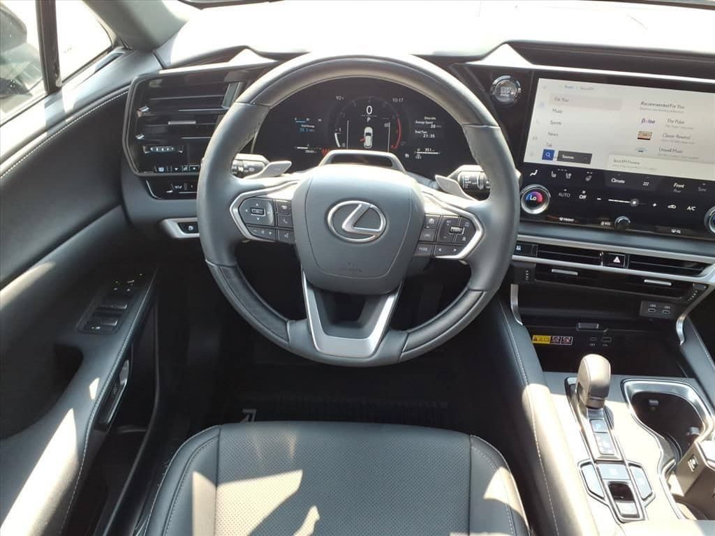 Used 2025 Lexus RX 350 Premium w/ Convenience Package FWD image 31