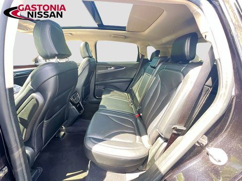 Used 2022 Lincoln Nautilus Reserve w/ Monochromatic Package image 33