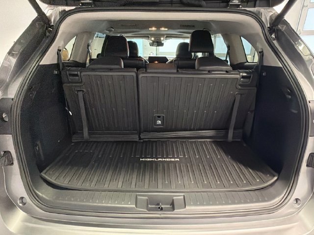 Used 2026 Toyota Highlander Limited AWD/4WD image 21